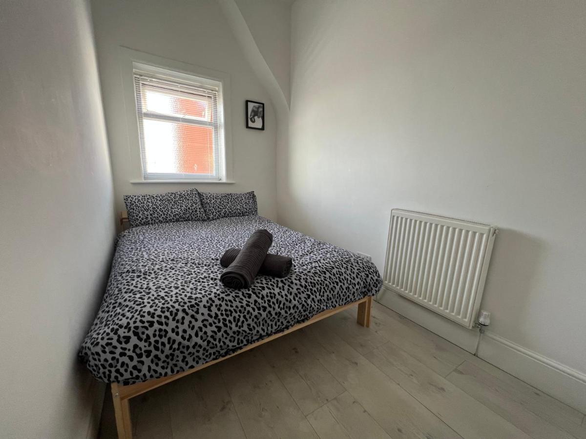 Safari Apartment, Free Parking, 10Min Walk To Blackpool Tower, Sleeps 12 エクステリア 写真