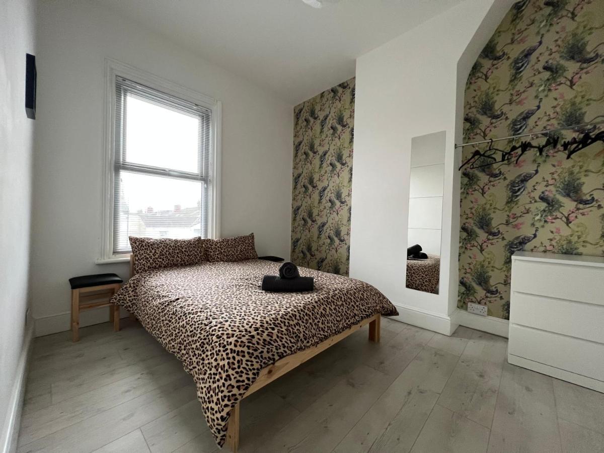 Safari Apartment, Free Parking, 10Min Walk To Blackpool Tower, Sleeps 12 エクステリア 写真
